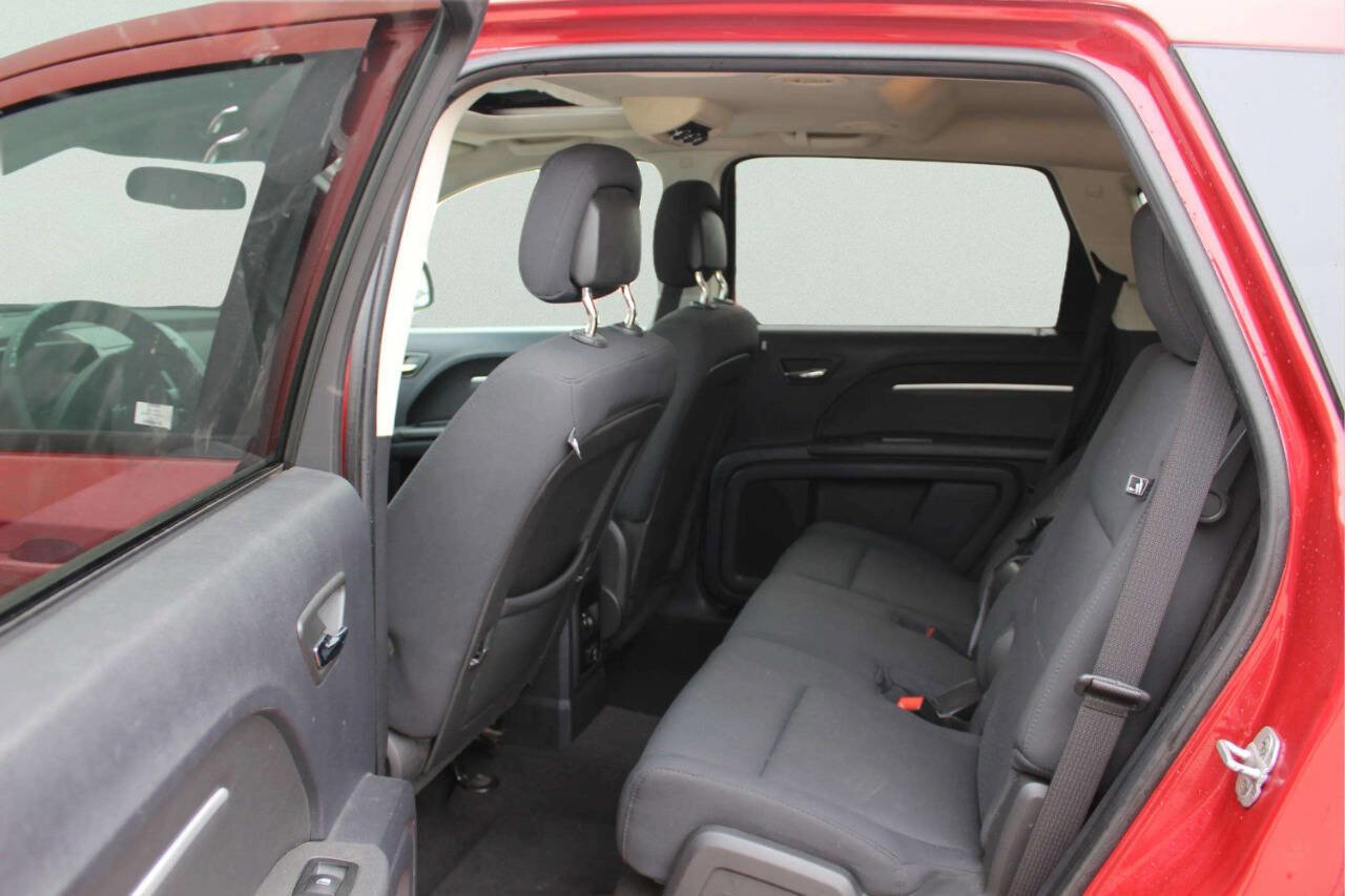 Used 2010 Dodge Journey SXT w/ Flexible Seating Group FWD image 6