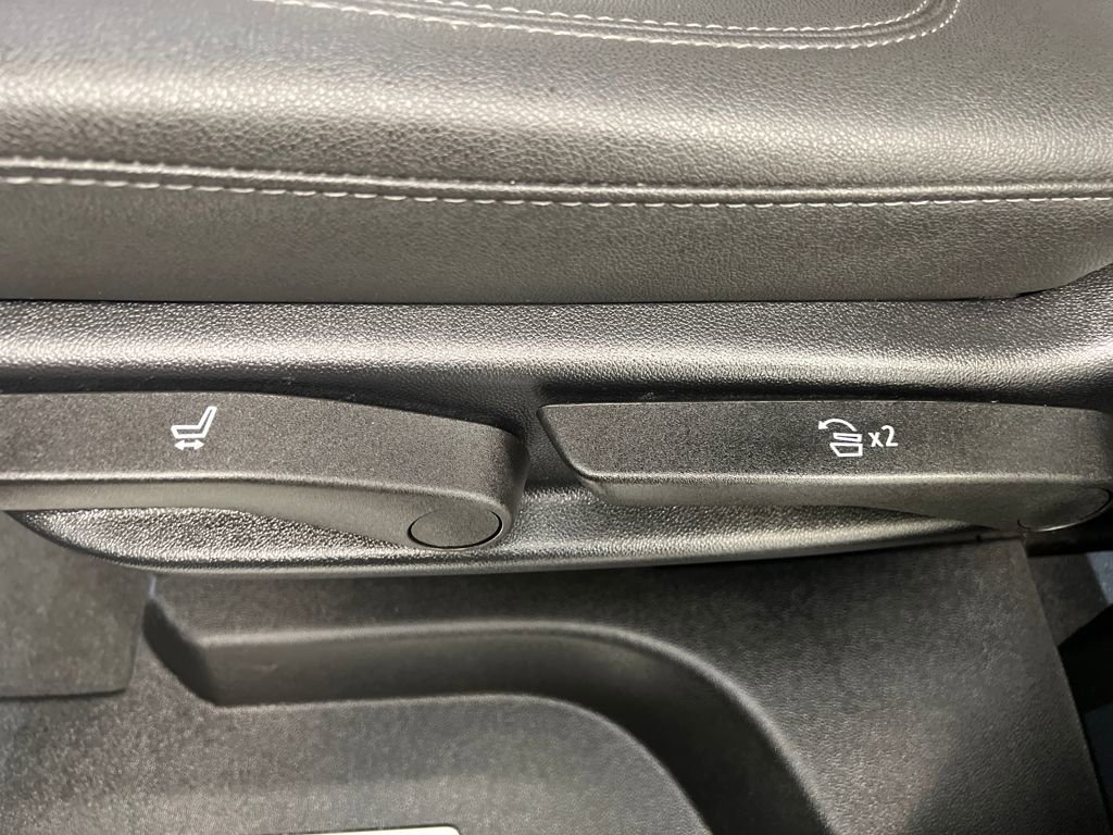 Used 2025 Chevrolet Tahoe Z71 image 14