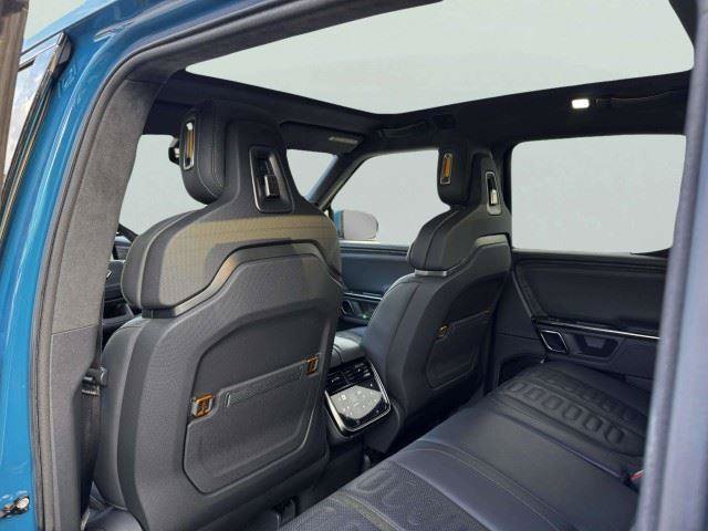 Used 2022 Rivian R1T Adventure AWD/4WD image 37