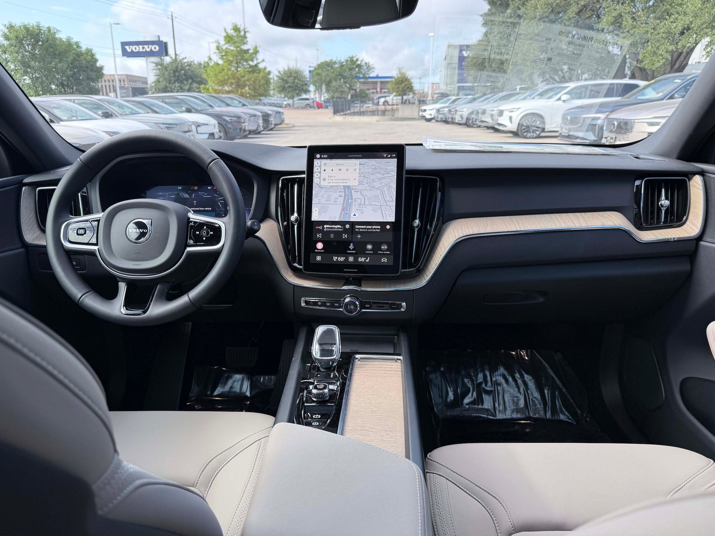 New 2026 Volvo XC60 T8 Plus w/ Protection Package Premier AWD/4WD image 18