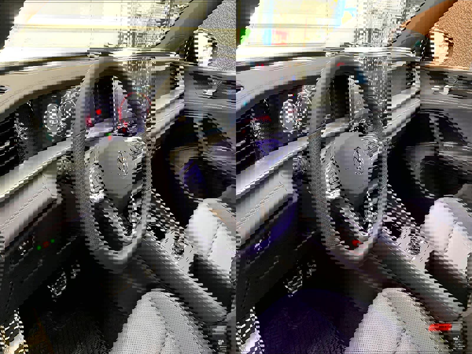 New 2026 Volkswagen Tiguan SE R-Line image 8