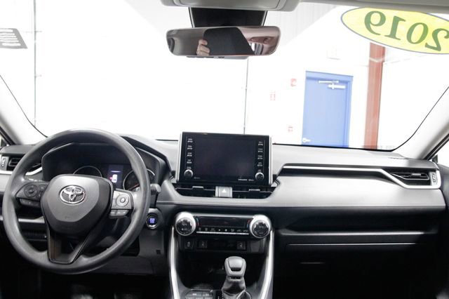 Used 2019 Toyota RAV4 XLE image 15