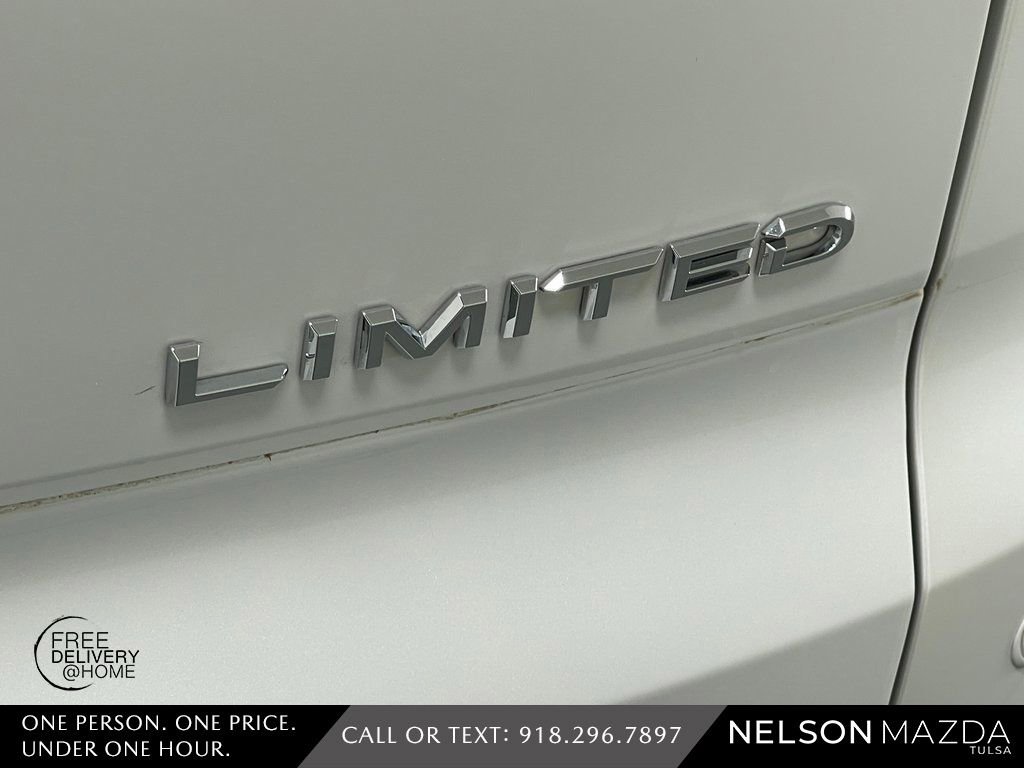 Used 2025 Toyota Crown Signia w/ Advanced Technology Package image 17