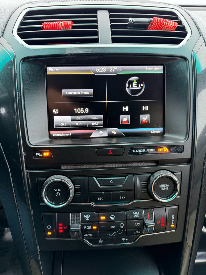 Used 2016 Ford Explorer XLT w/ Equipment Group 202A image 25