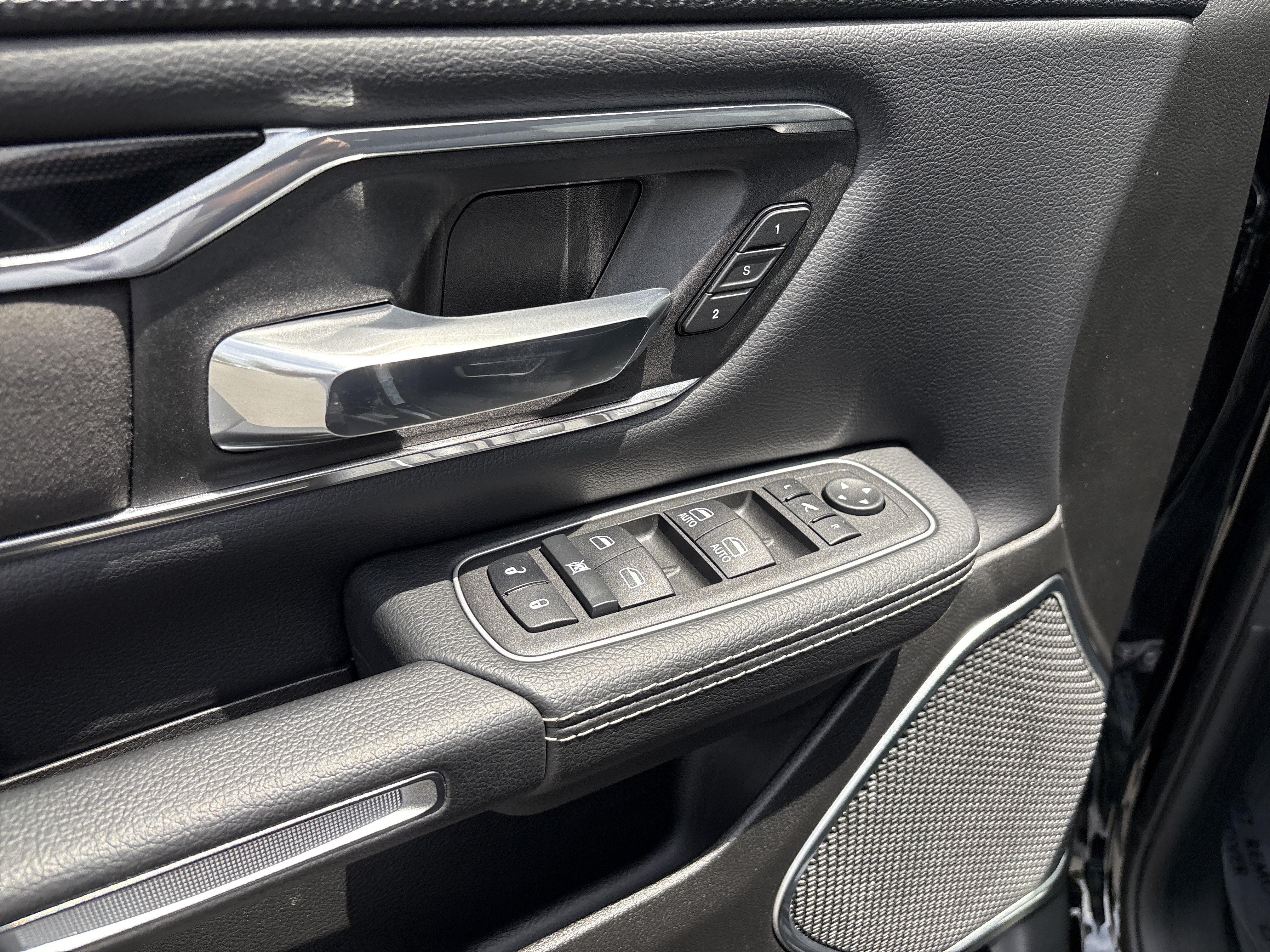 Certified 2022 RAM 1500 Laramie w/ Sport Appearance Package AWD/4WD image 16