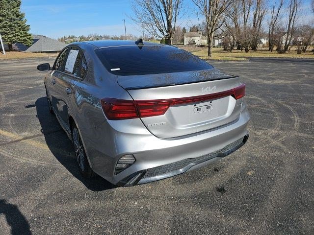 Used 2023 Kia Forte GT-Line image 3