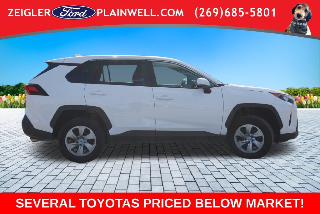 Used 2022 Toyota RAV4 LE FWD image 6