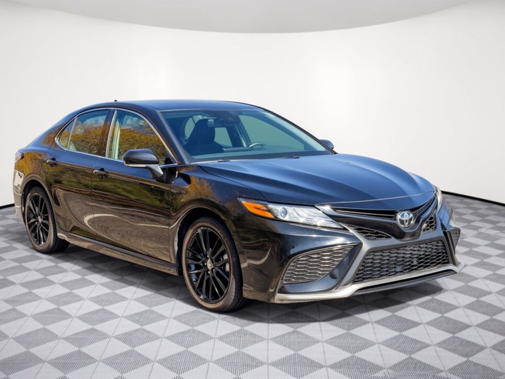 Used 2024 Toyota Camry XSE FWD image 7
