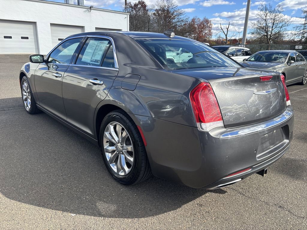 Used 2018 Chrysler 300 Limited w/ Safetytec Plus Group image 3