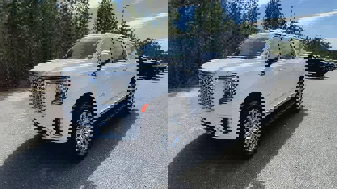 Used 2024 GMC Yukon XL Denali w/ Advanced Technology Package image 4