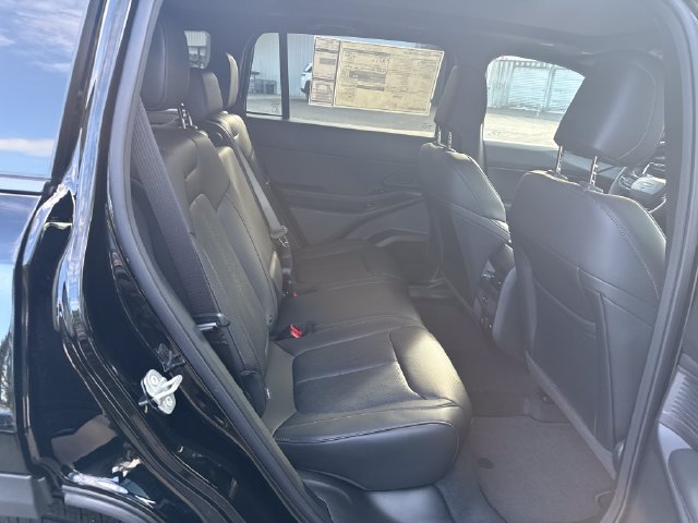 New 2026 Jeep Cherokee Overland w/ Advanced Pro Tech Group AWD/4WD image 10