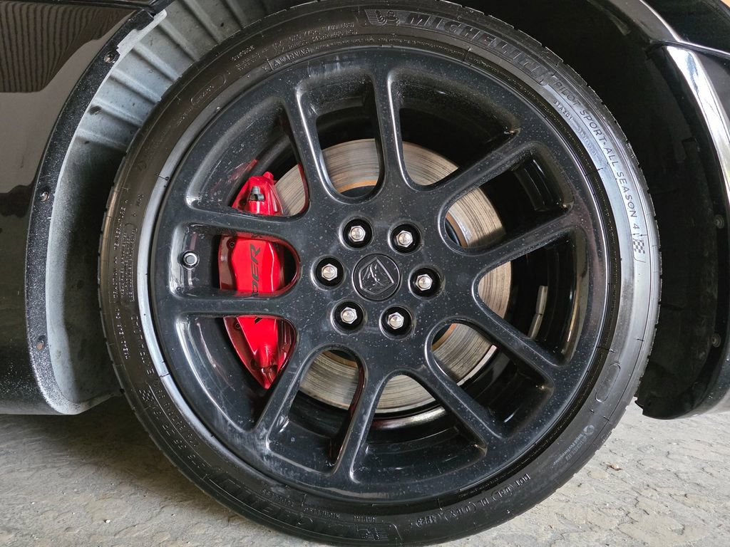 Used 2004 Dodge Viper SRT-10 RWD image 18