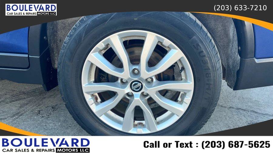 Used 2017 Nissan Rogue SV w/ SV Premium Package AWD/4WD image 35