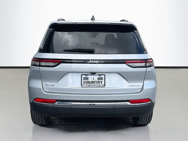 Used 2023 Jeep Grand Cherokee Laredo AWD/4WD image 6