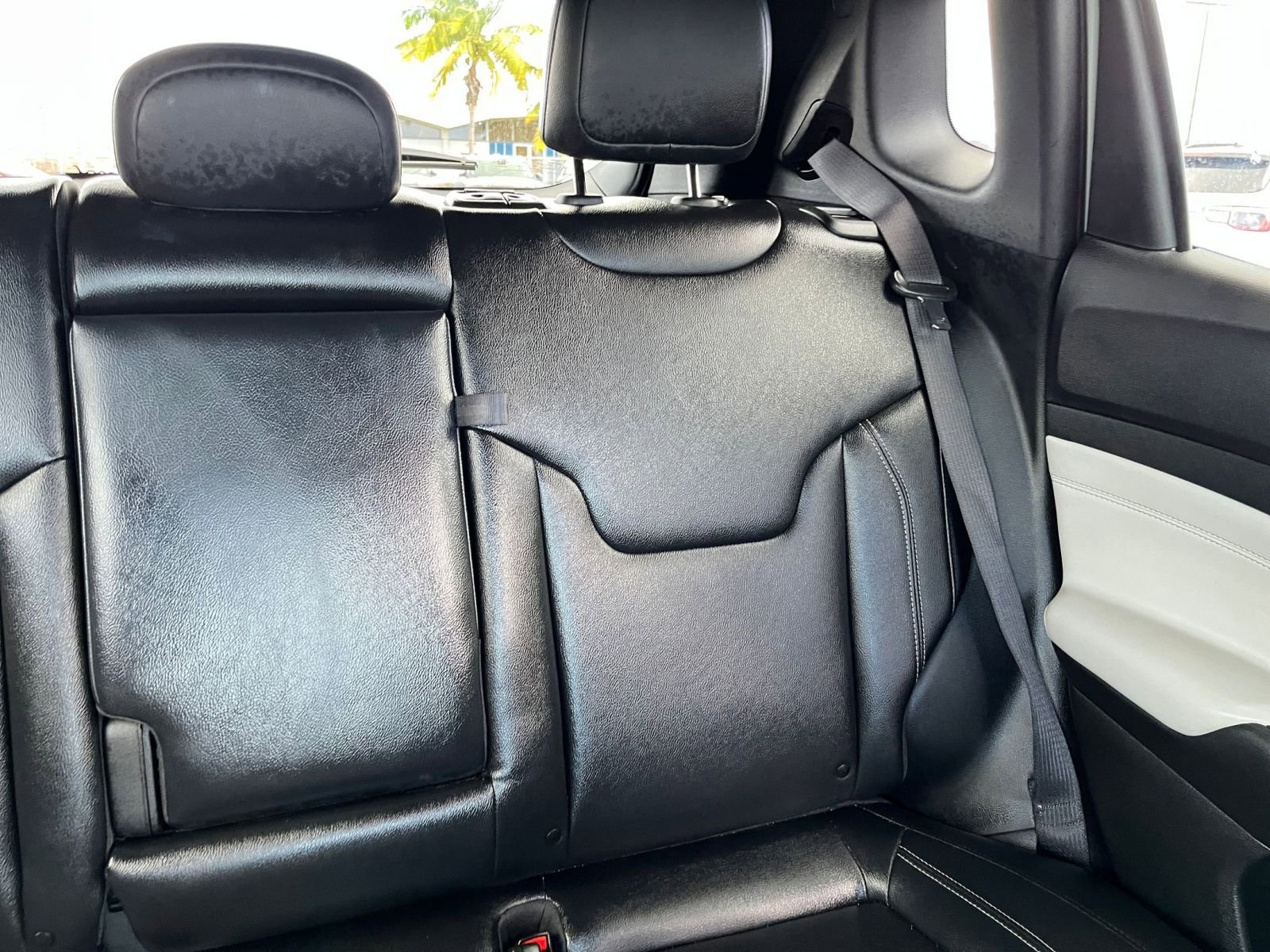 Used 2025 Jeep Compass Limited image 38