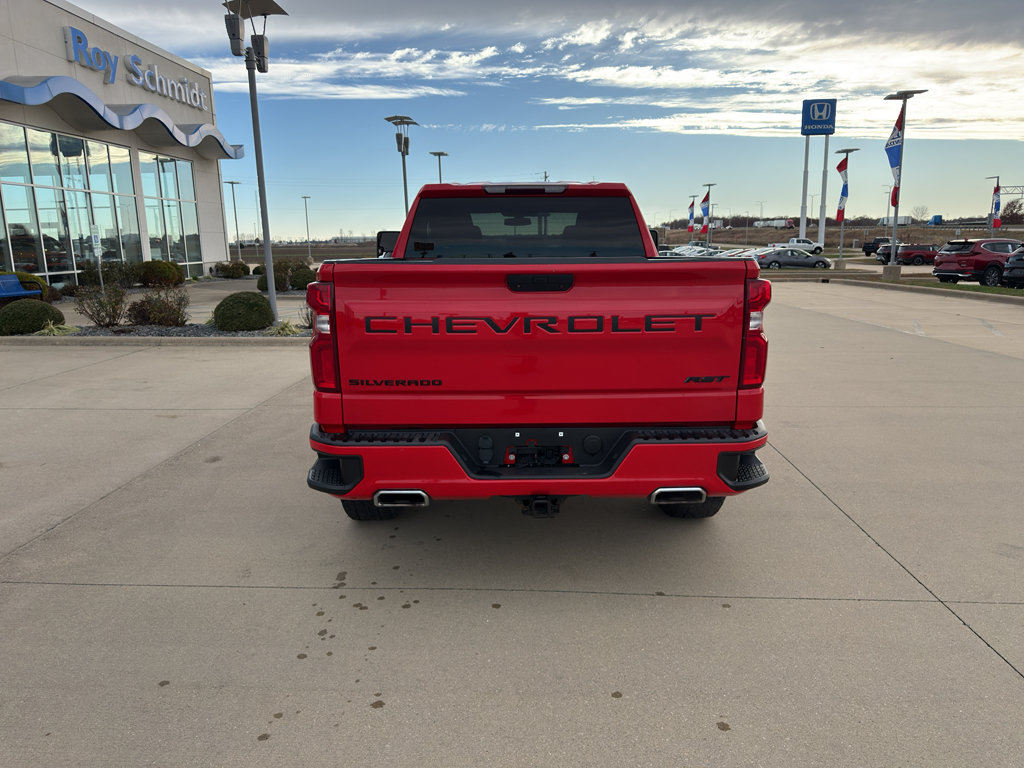 Used 2021 Chevrolet Silverado 1500 RST w/ LPO, Blackout Package AWD/4WD image 6