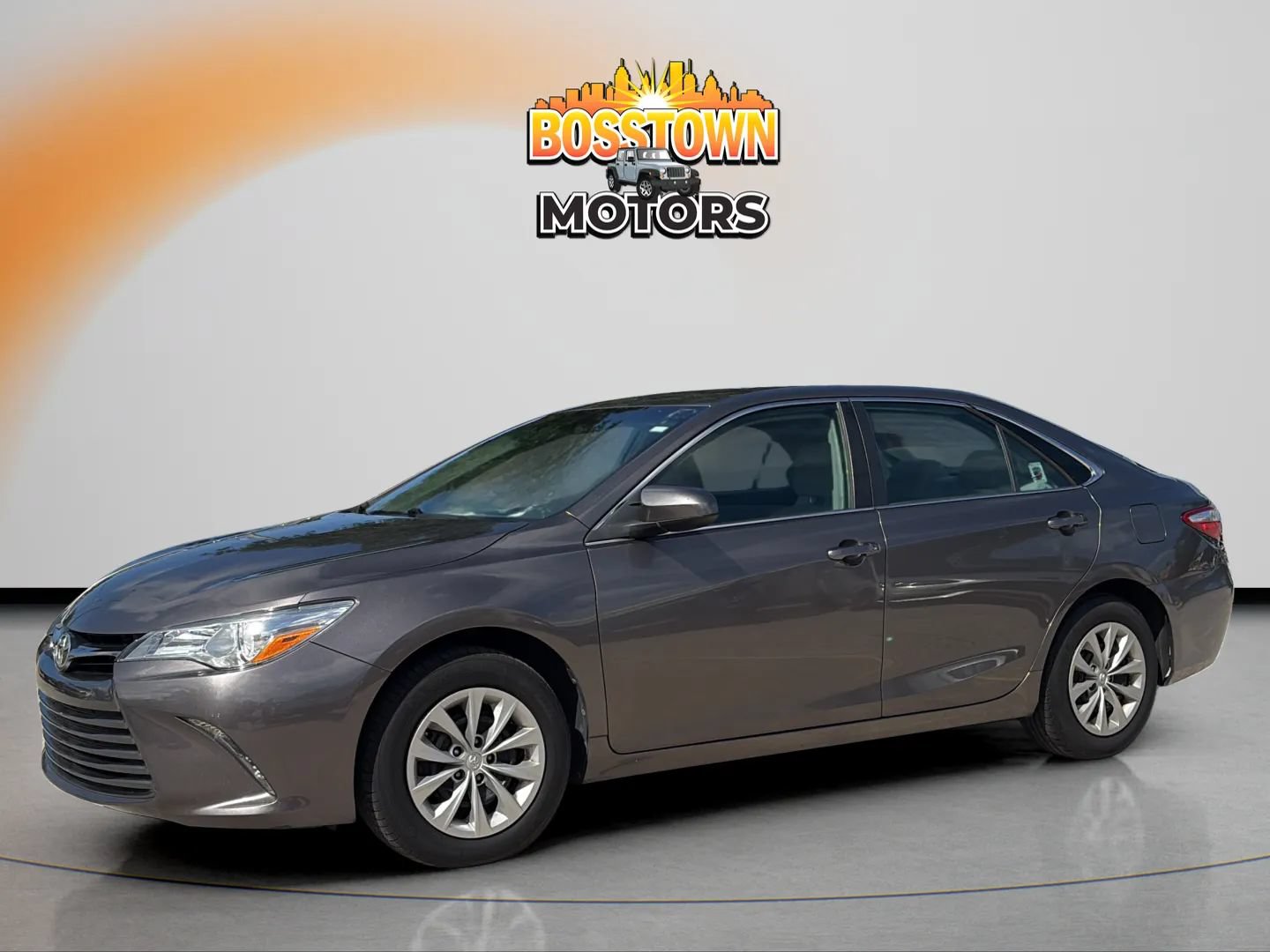 Used 2017 Toyota Camry LE FWD image 2
