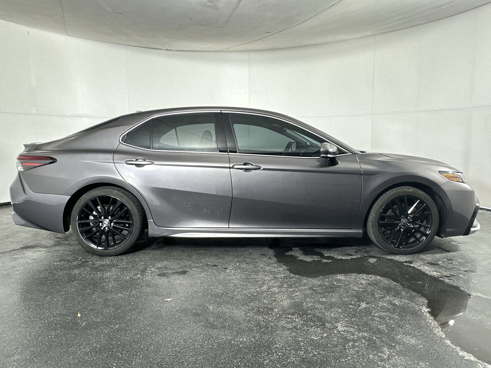 Used 2024 Toyota Camry XSE w/ Navigation Package image 9