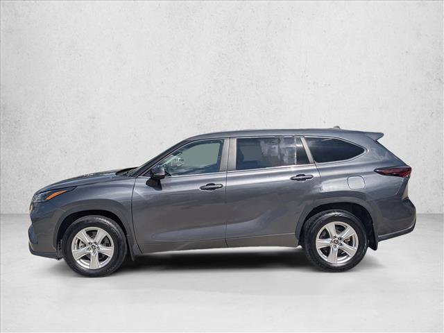 Used 2025 Toyota Highlander LE AWD/4WD image 8
