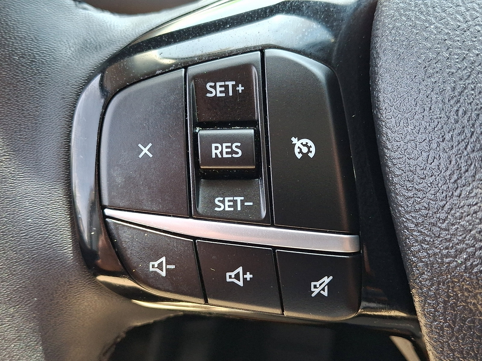 Certified 2022 Ford Escape SE w/ SE Sport Appearance Package image 22