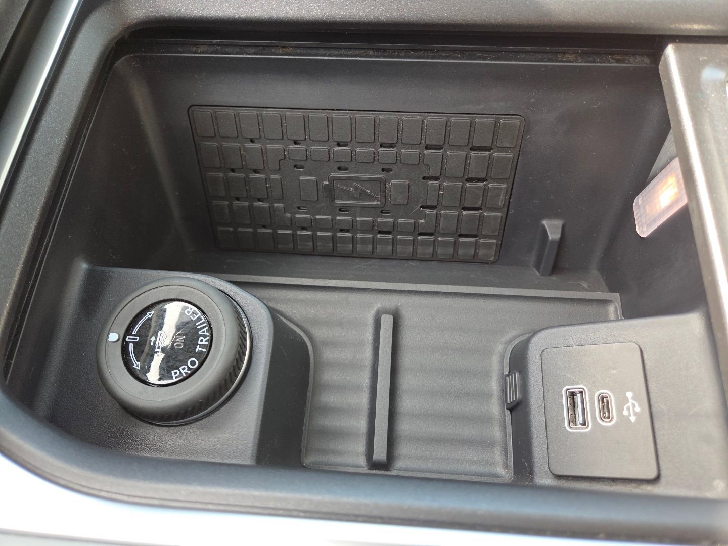 Used 2025 Ford Expedition Platinum w/ Platinum Ultimate Package image 9