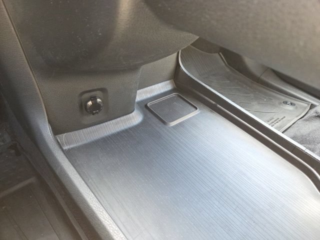 Used 2022 Toyota Sienna XLE FWD image 24