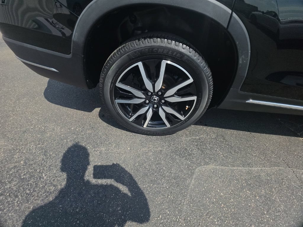 Used 2020 Honda Pilot Touring image 11