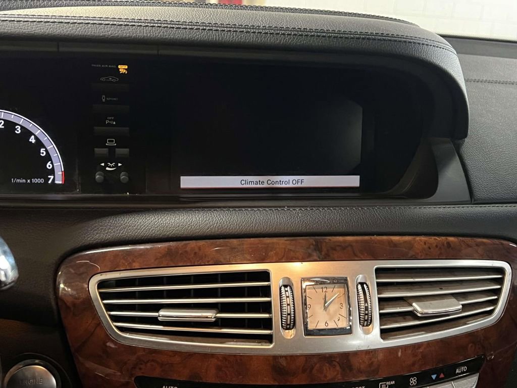 Used 2013 Mercedes-Benz CL 550 4MATIC image 18