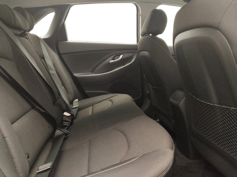 Used 2018 Hyundai Elantra GT FWD image 19