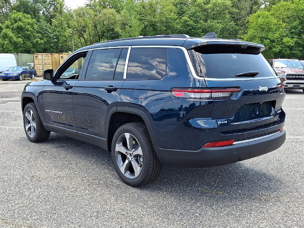 New 2026 Jeep Grand Cherokee L Limited w/ Luxury Tech Group II AWD/4WD image 6
