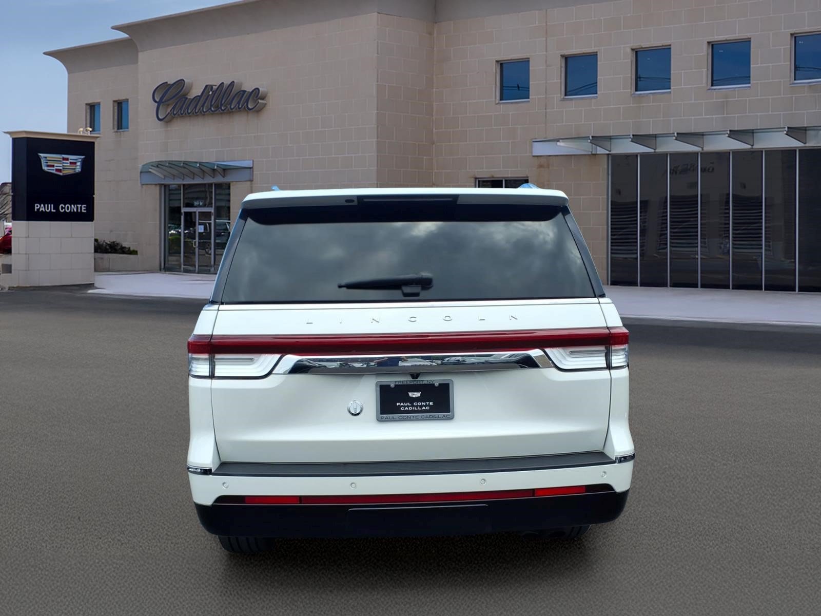 Used 2022 Lincoln Navigator Reserve AWD/4WD image 5
