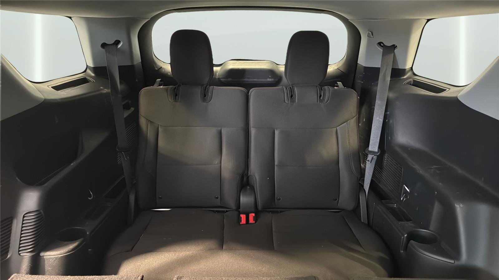 Used 2024 Ford Explorer XLT RWD image 15