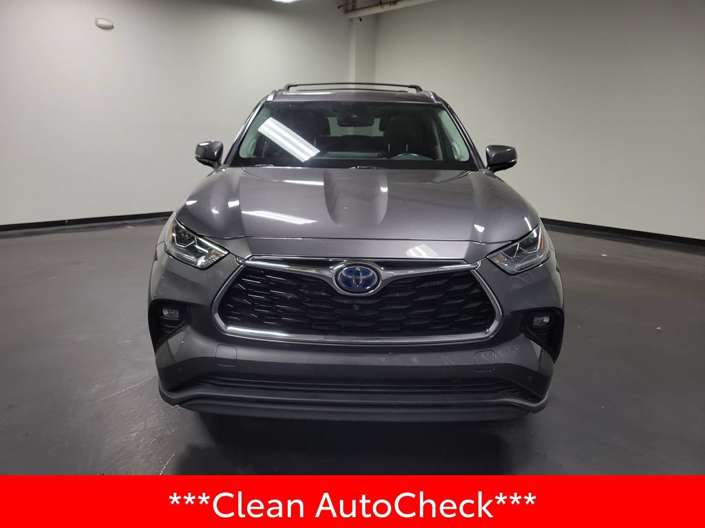 Used 2021 Toyota Highlander Limited AWD/4WD image 3
