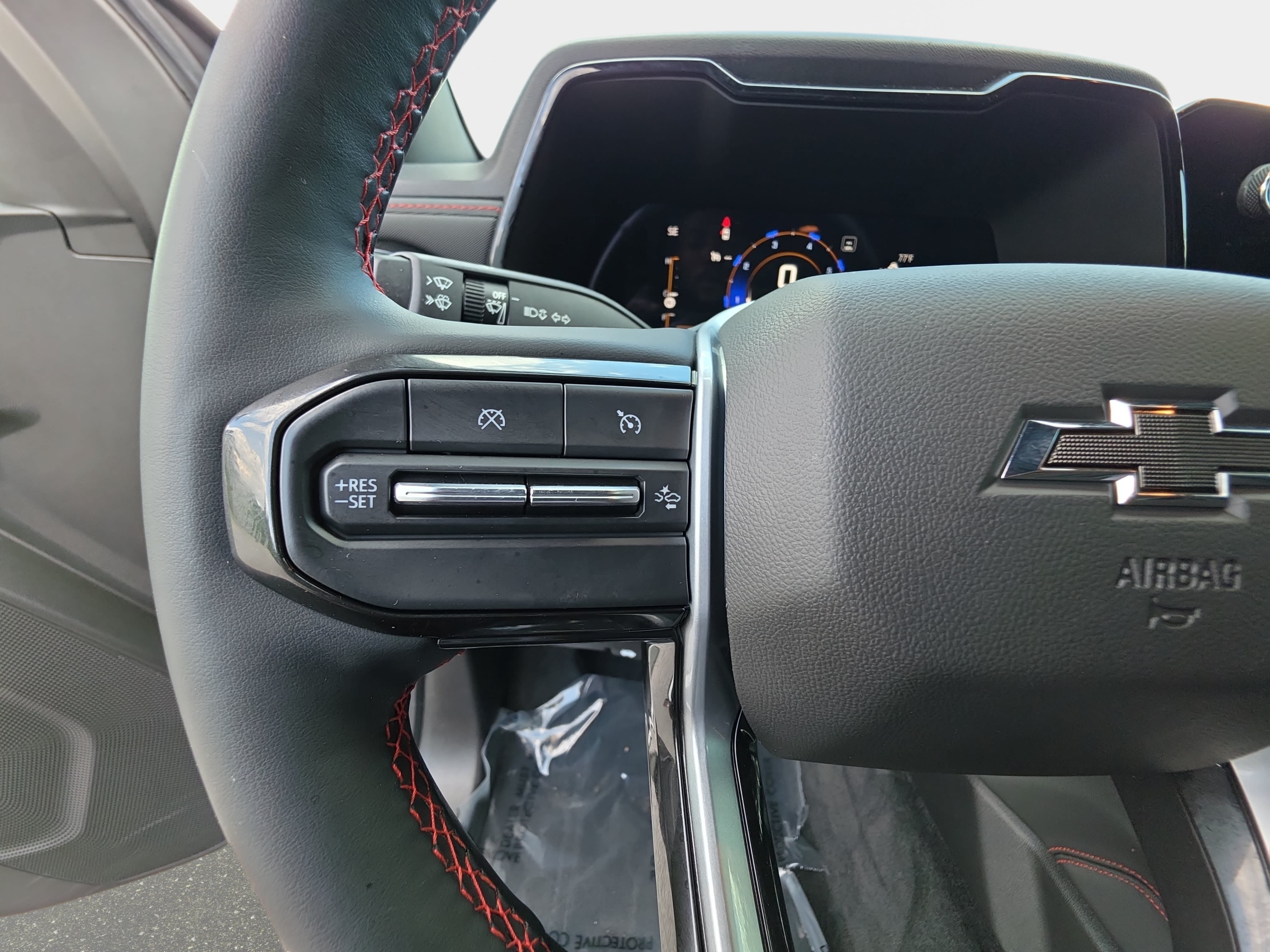Used 2023 Chevrolet Colorado Z71 w/ Z71 Convenience Package 2 AWD/4WD image 16