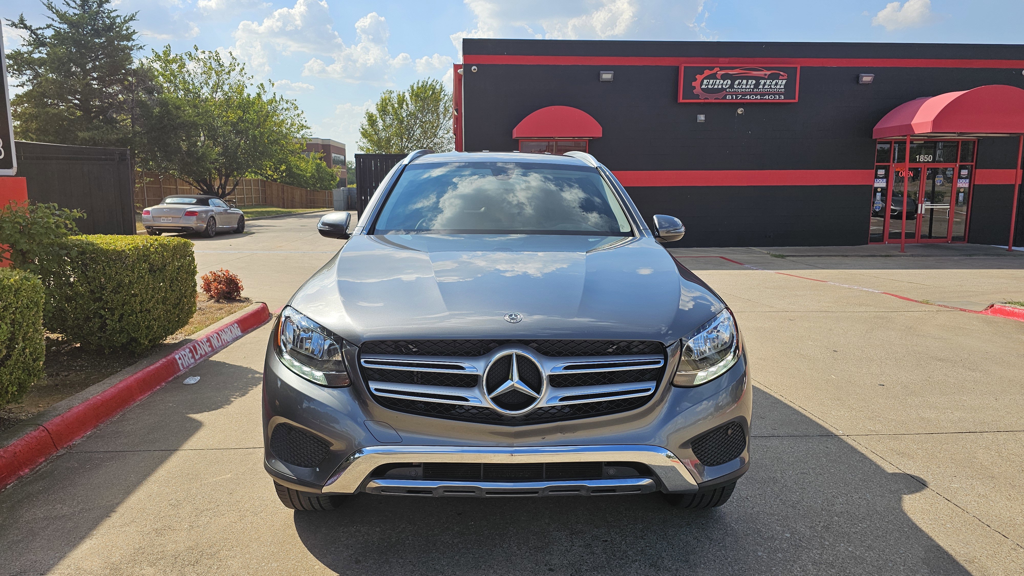 Used 2019 Mercedes-Benz GLC 300 w/ Premium Package image 5