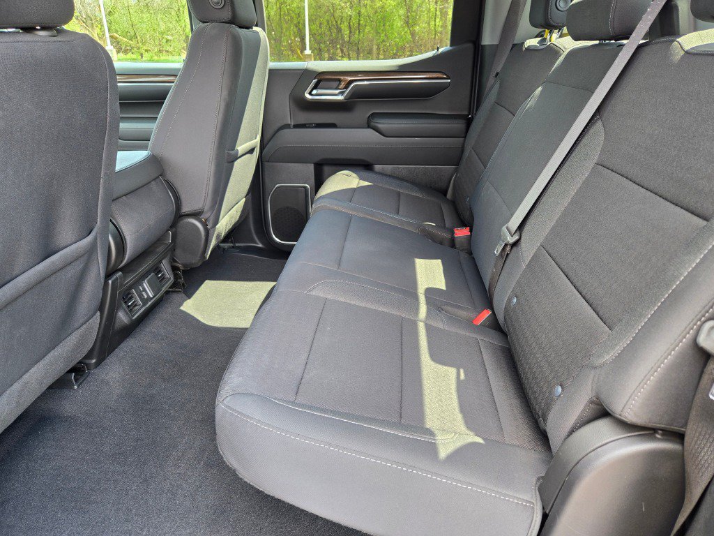 Certified 2024 Chevrolet Silverado 1500 LT AWD/4WD image 16