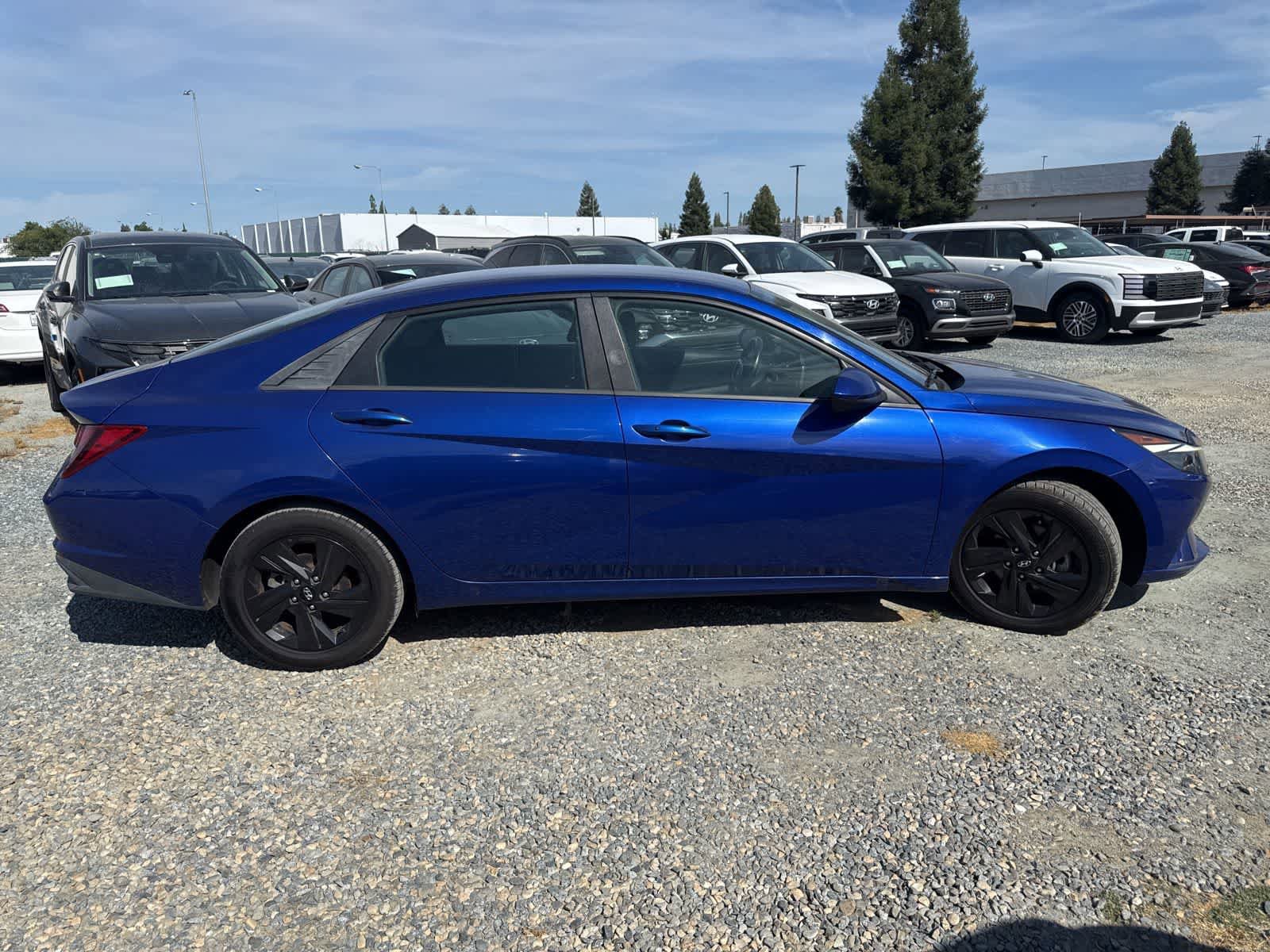 Used 2021 Hyundai Elantra SEL w/ Convenience Package FWD image 4