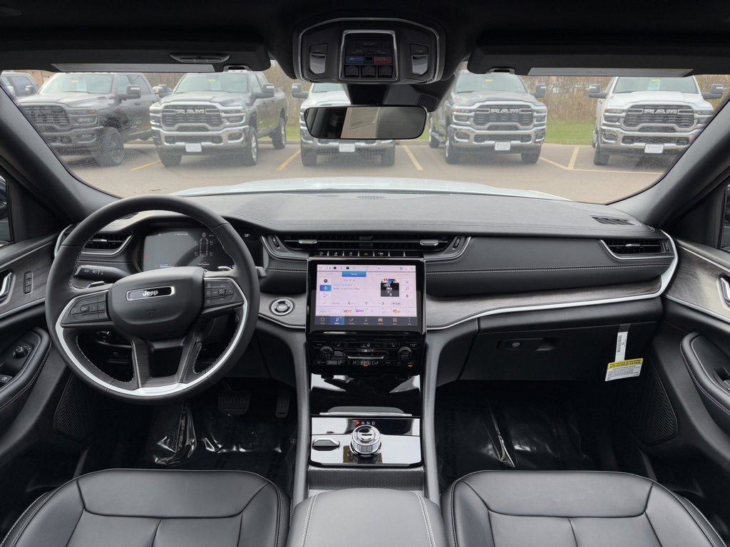New 2025 Jeep Grand Cherokee L Limited image 16