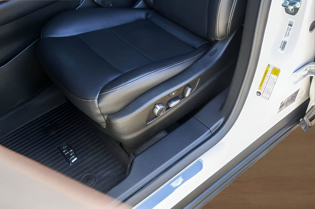 Used 2022 Cadillac XT4 Sport image 8