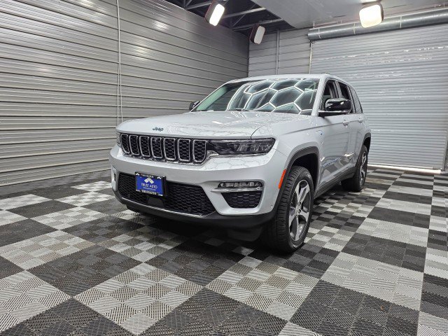 Used 2022 Jeep Grand Cherokee Limited 4xe w/ Luxury Tech Group II AWD/4WD image 50