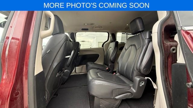 Used 2019 Chrysler Pacifica Touring-L Plus w/ Advanced Safetytec Group FWD image 11