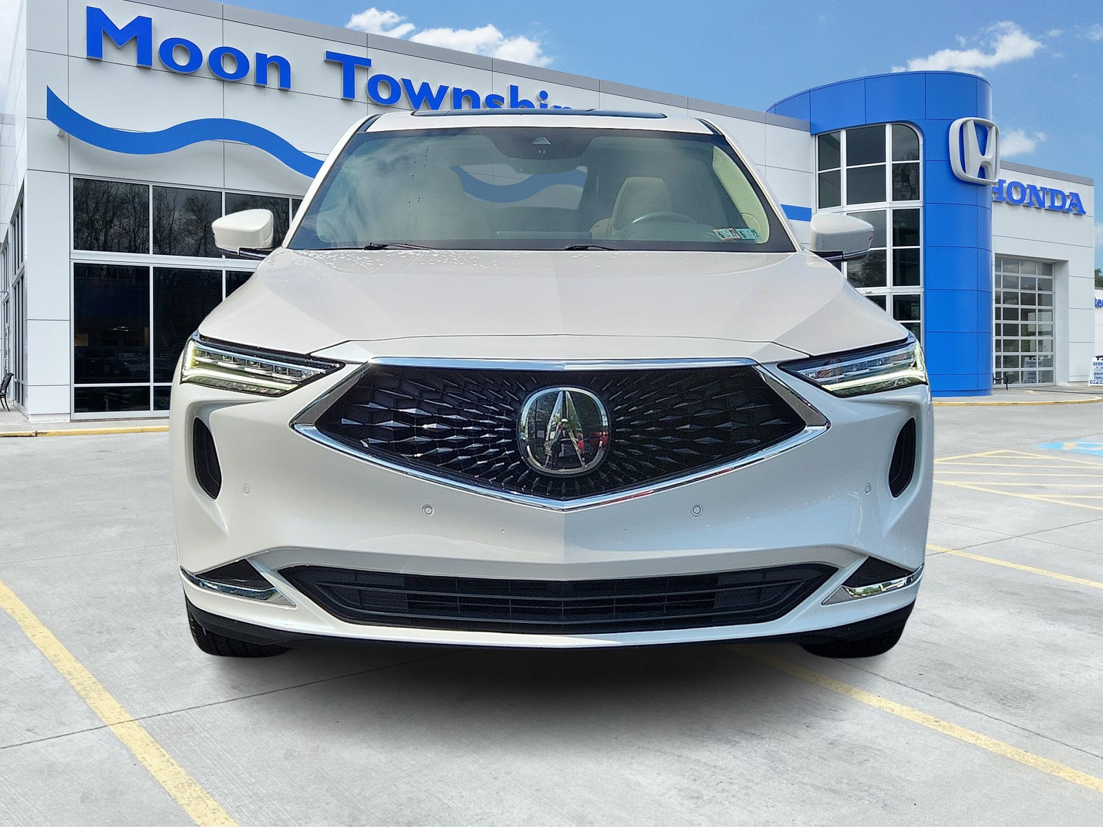 Used 2023 Acura MDX SH-AWD w/ Technology Package image 2