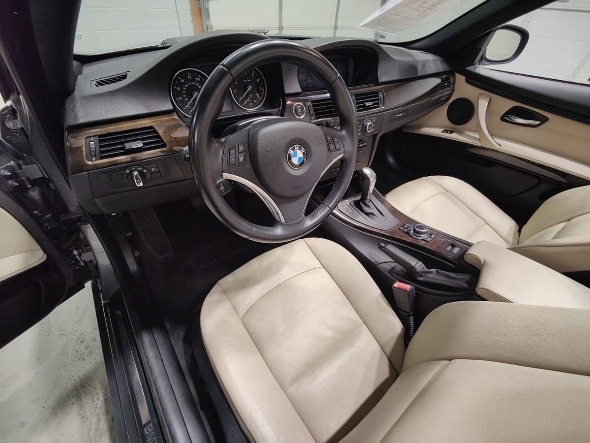 Used 2011 BMW 328i Convertible RWD image 25