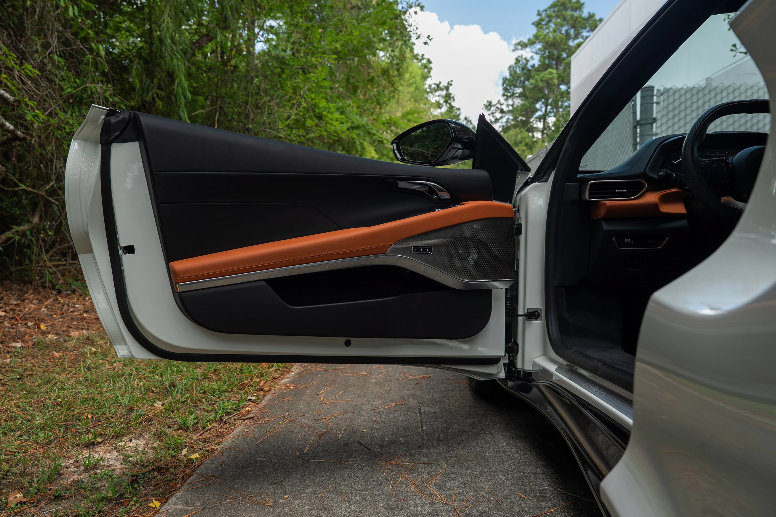 Used 2025 Lotus Emira RWD image 7
