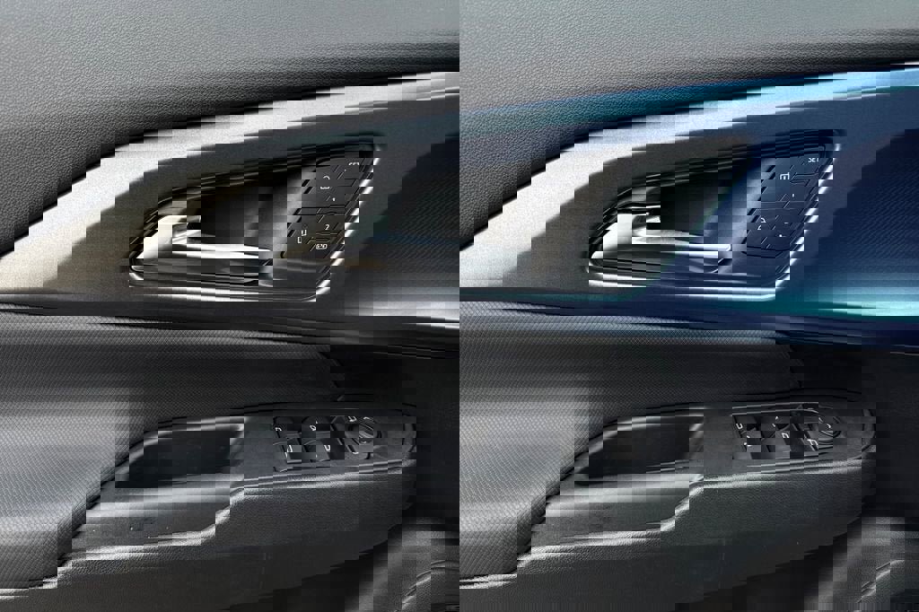 New 2026 Chevrolet Equinox EV LT image 11