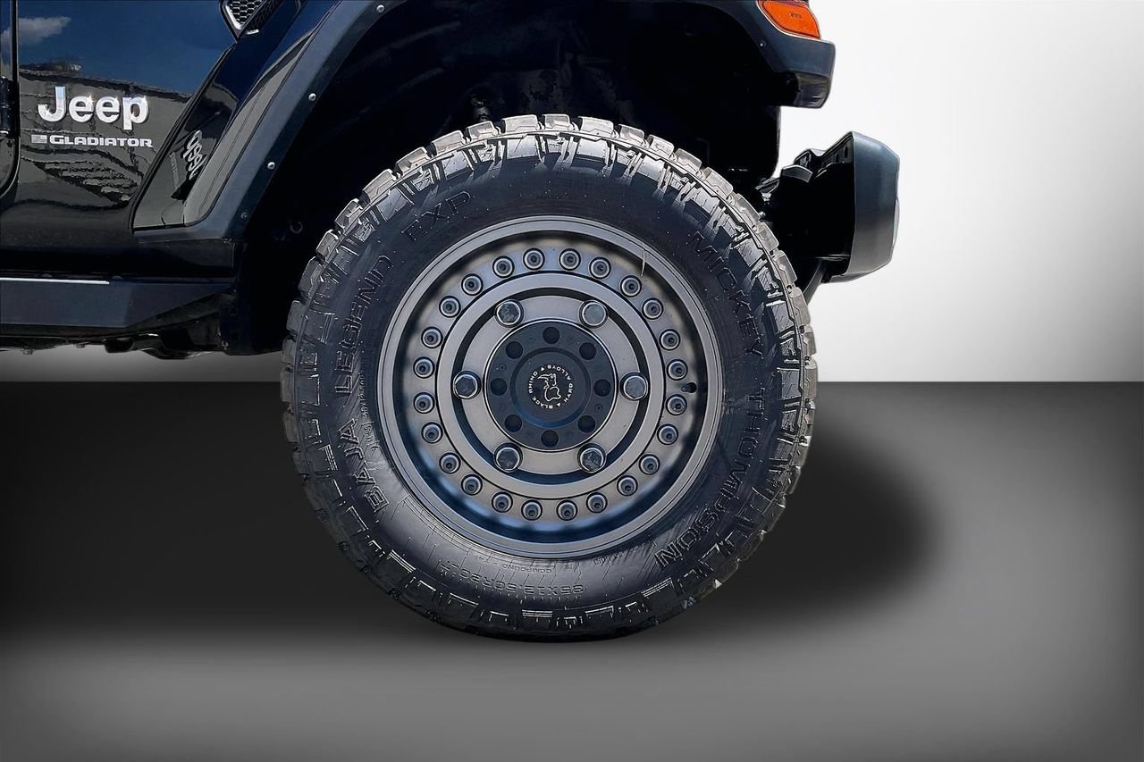 Used 2023 Jeep Gladiator Overland AWD/4WD image 34