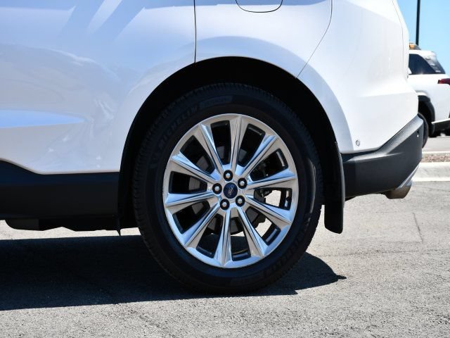 Used 2018 Ford Edge Titanium w/ Equipment Group 302A AWD/4WD image 11