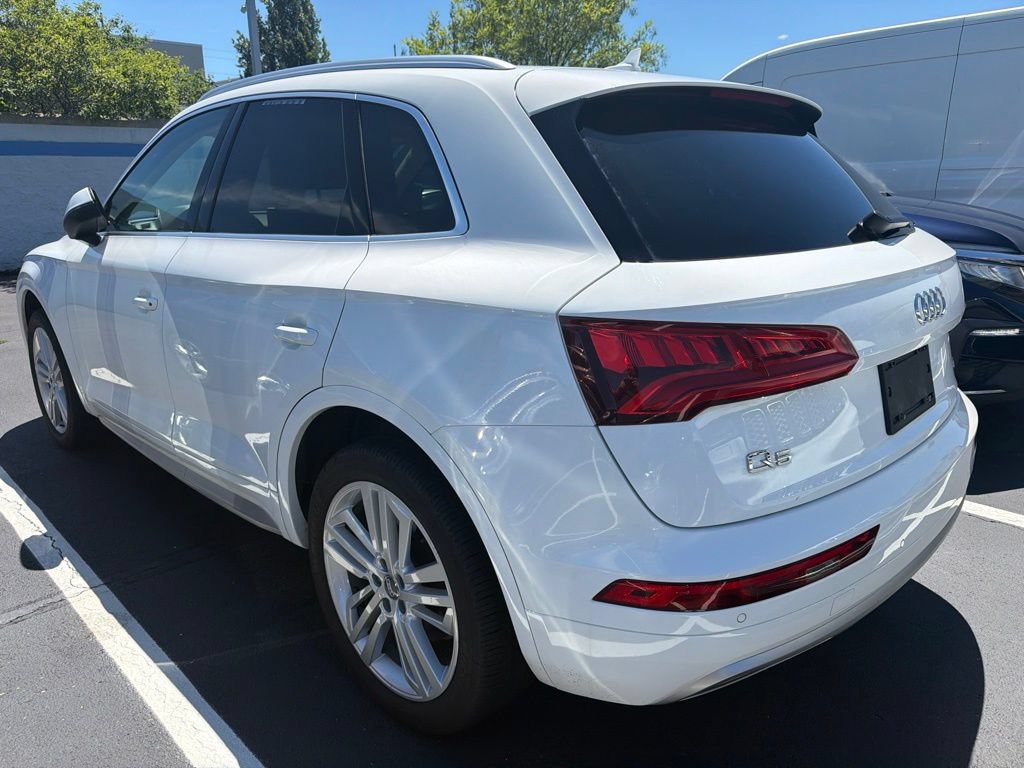 Used 2019 Audi Q5 2.0T Premium Plus w/ Premium Plus Package AWD/4WD image 2
