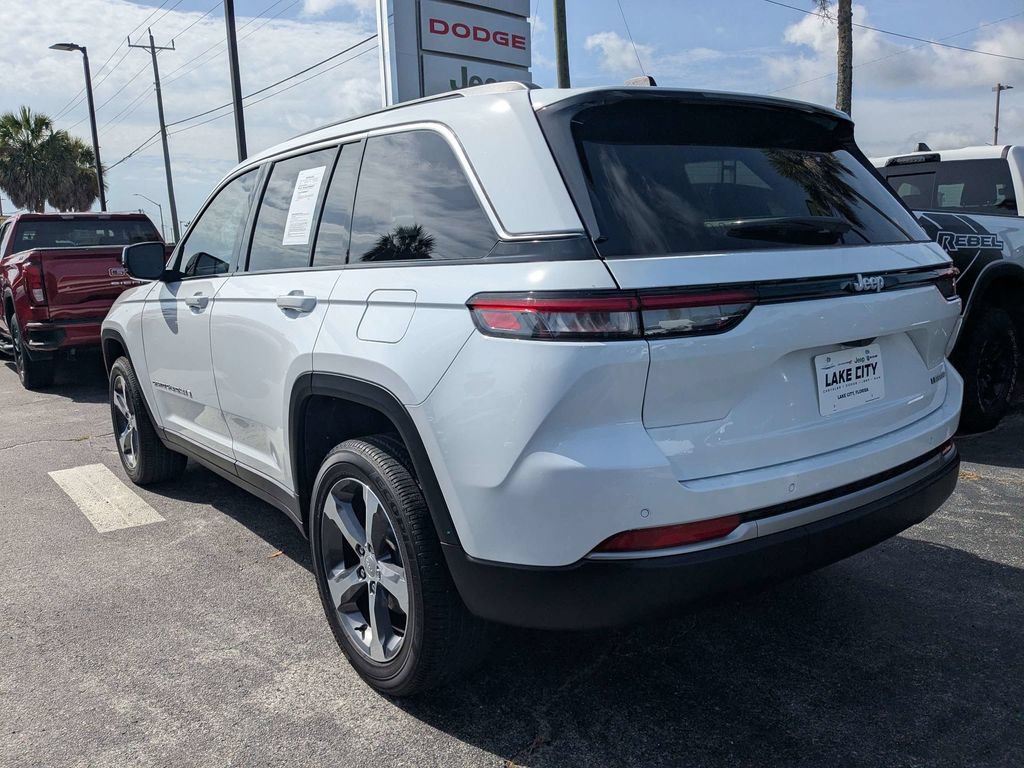 Used 2026 Jeep Grand Cherokee Limited RWD image 4