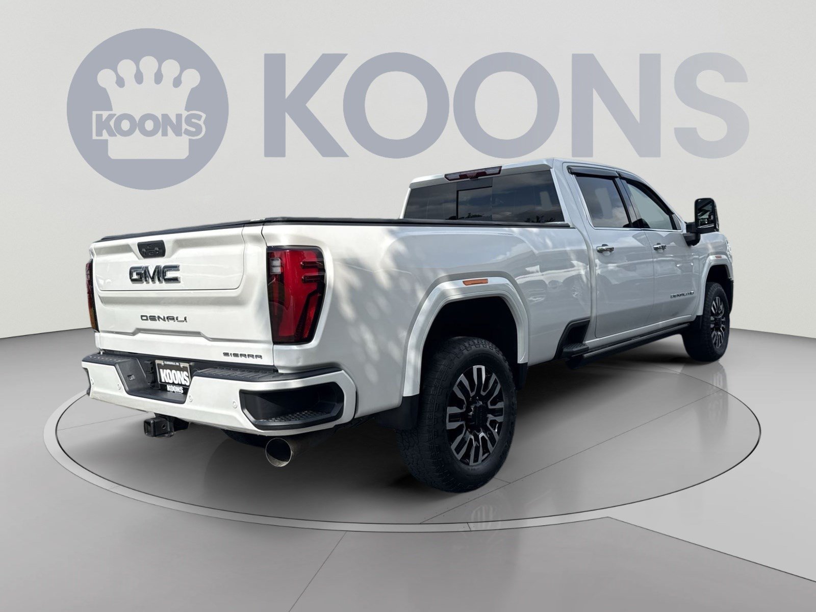 Used 2024 GMC Sierra 3500 Denali Ultimate AWD/4WD image 5